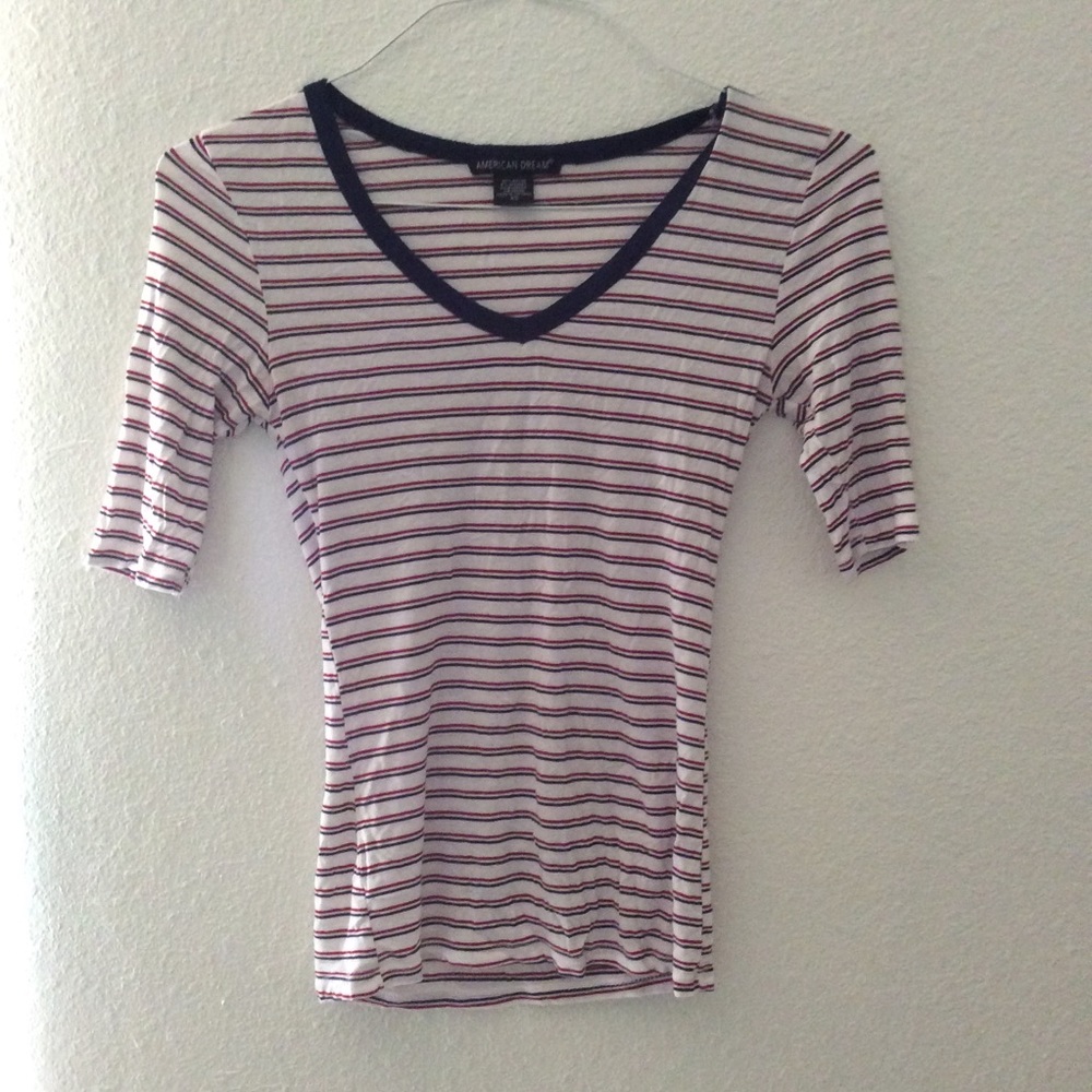 Quarter sleeve too,blue and red stripes